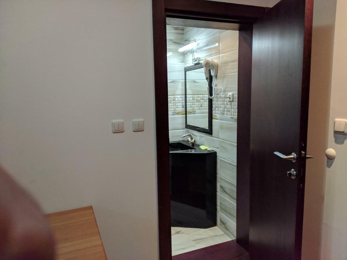 Apartments & Restaurant Abas 普拉夫 外观 照片