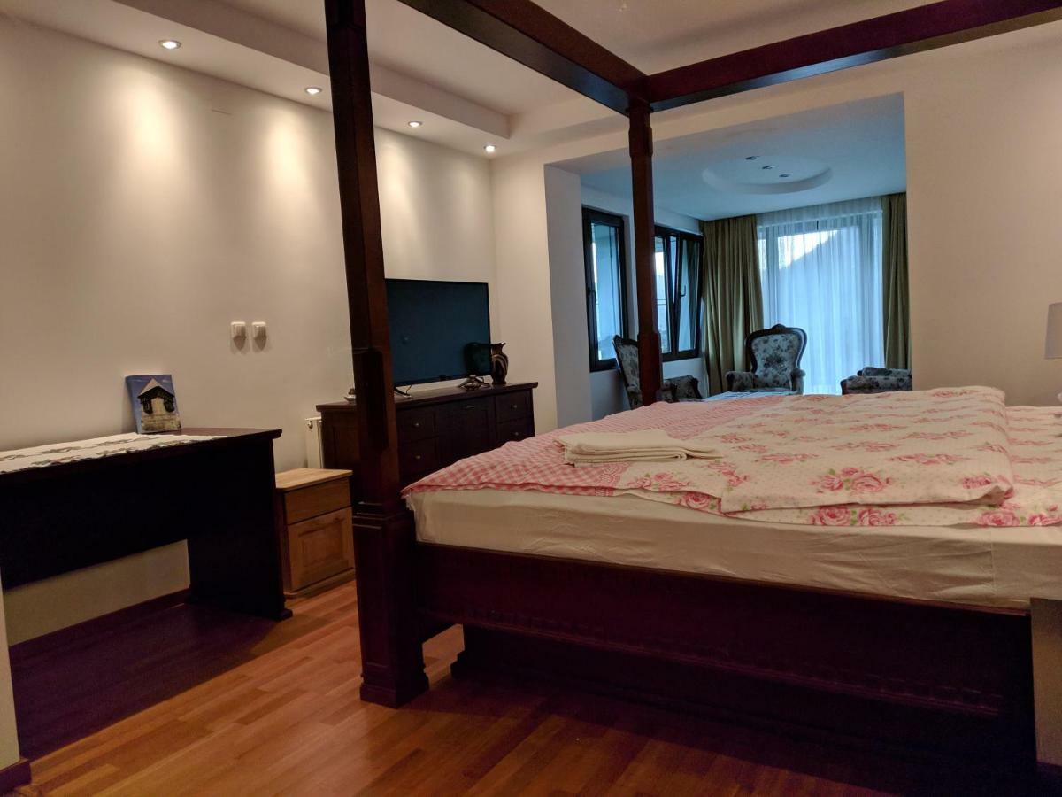 Apartments & Restaurant Abas 普拉夫 外观 照片