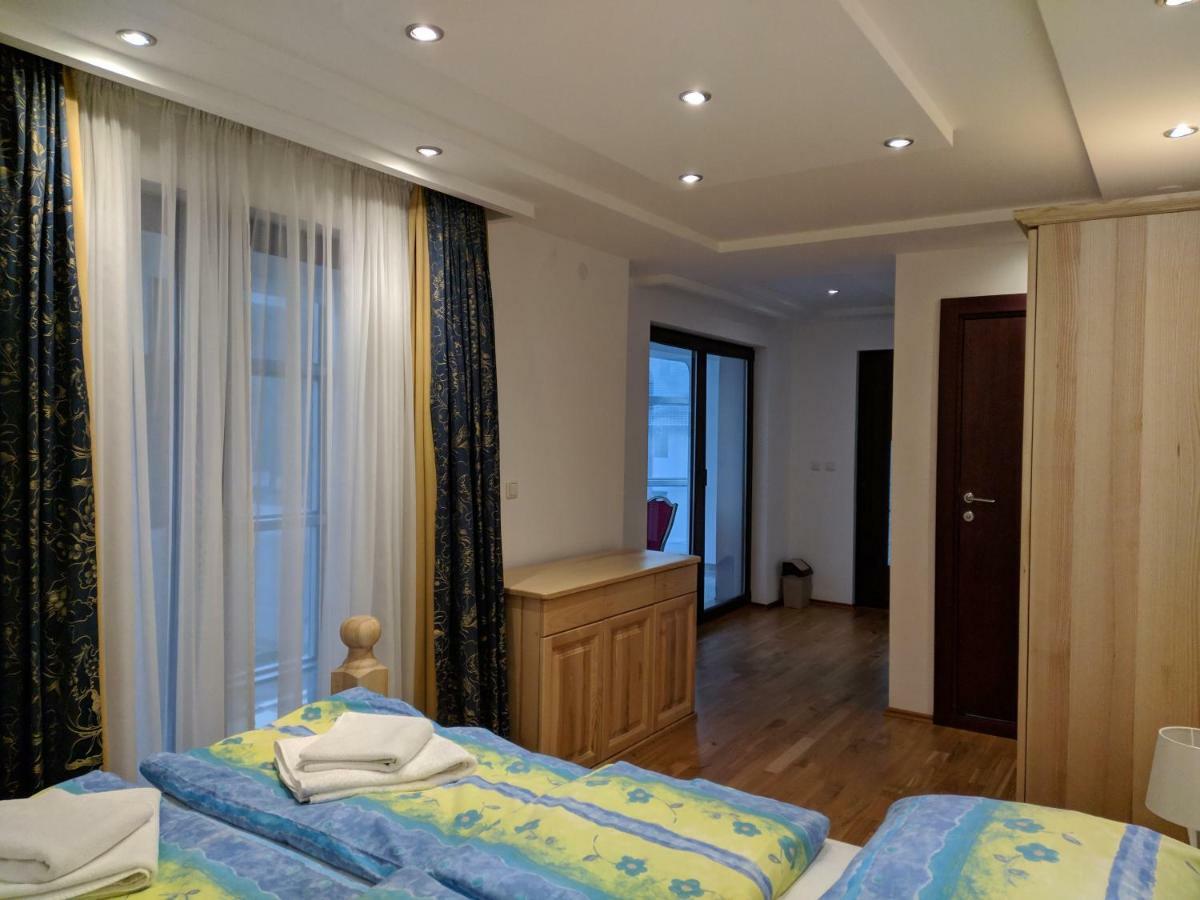 Apartments & Restaurant Abas 普拉夫 外观 照片