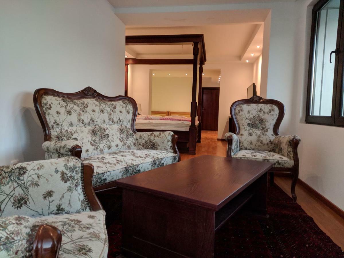 Apartments & Restaurant Abas 普拉夫 外观 照片