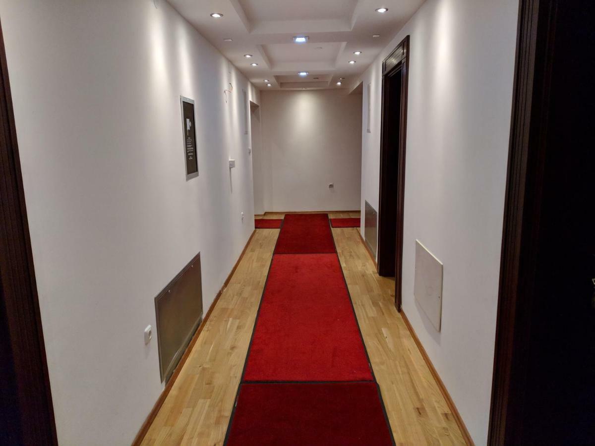 Apartments & Restaurant Abas 普拉夫 外观 照片