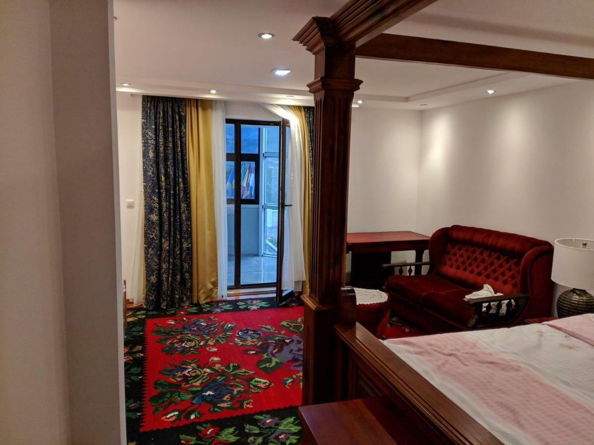Apartments & Restaurant Abas 普拉夫 外观 照片